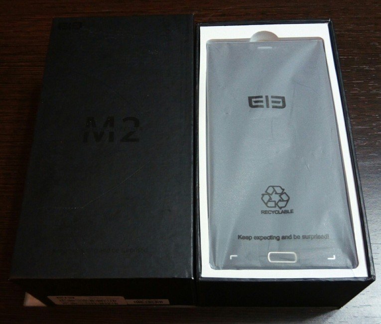 Lee Elephone M2 dans son packaging 