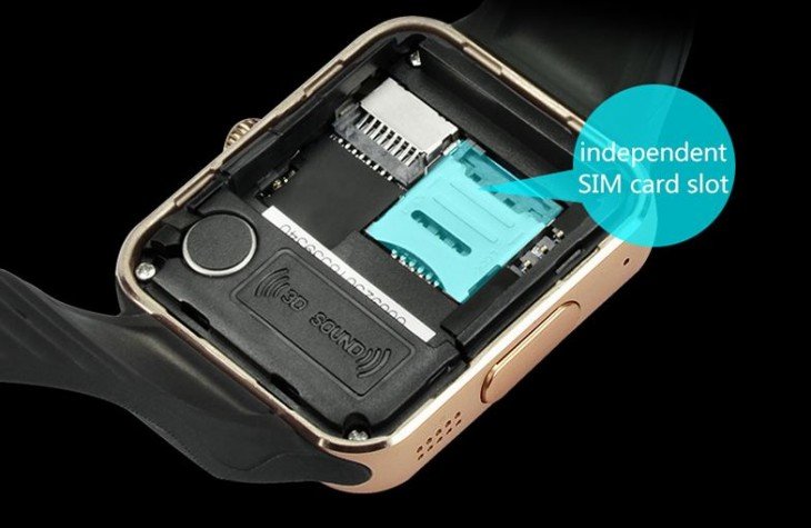 A l'intérieur de la Aiwatch GT08+ nous trouvons la cannelure pour carte SIM et celle de la carte mémoire