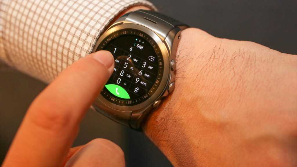 La LG Watch Urbane dispose d'une fonctionnalité pour recevoir des appels.